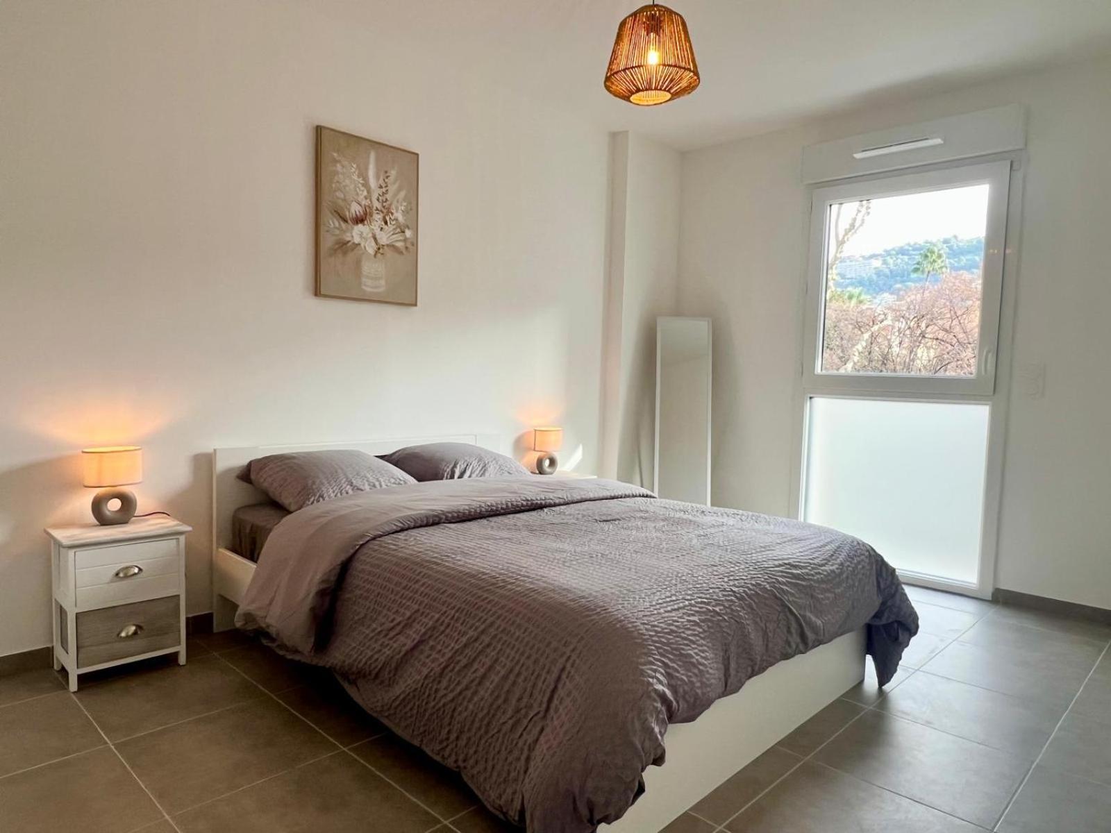 Brand New Flat With Terrace And Parc View Apartment *